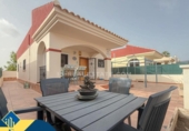 Chalet independiente con terreno en venta en la España, Torrevieja, ref: TR364952 foto