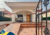 Chalet independiente con terreno en venta en la España, Torrevieja, ref: TR364952 foto