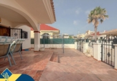 Chalet independiente con terreno en venta en la España, Torrevieja, ref: TR364952 foto