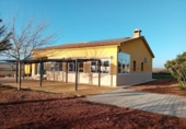 Chalet independiente con terreno en venta en la España, Carrión de Calatrava, ref: TR379833 foto
