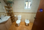 Отдельно стоящий дом с участком на продажу в городе Villamarchante Фото