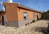Загородный дом с участком на продажу в городе Villanueva de la Concepción Фото
