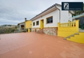 Chalet independiente con terreno en venta en la España, Maçanet de la Selva, ref: TR382878 foto