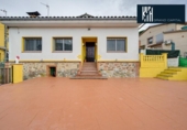 Chalet independiente con terreno en venta en la España, Maçanet de la Selva, ref: TR382878 foto