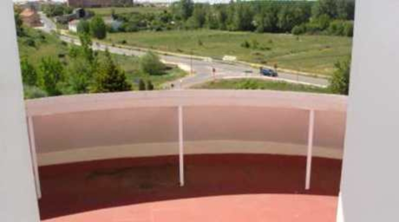 León - Valencia de Don Juan - 440m2