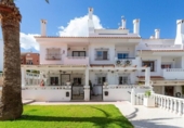 Chalet independiente con terreno en venta en la España, Torrevieja, ref: TR412789 foto