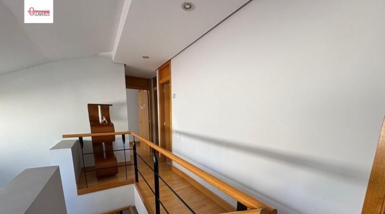 Burgos - Modúbar de la Emparedada - 215m2