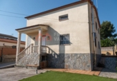 Chalet independiente con terreno en venta en la España, la Torre de Claramunt, ref: TR412133 foto
