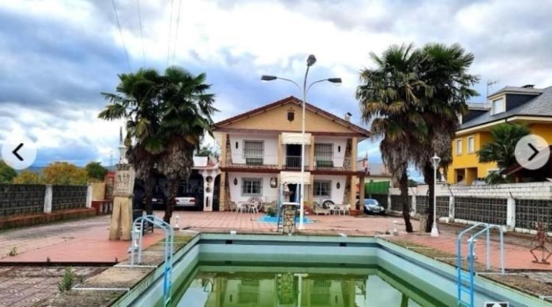 Leon - Carracedelo - 1680m2