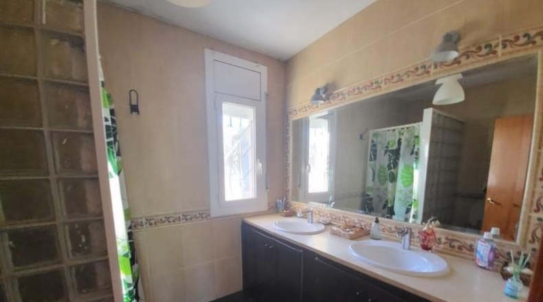 Жирона - Maçanet de la Selva - 656m2