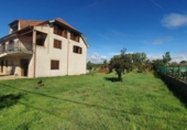 Chalet independiente con terreno en venta en la España, Ponferrada, ref: TR139796 foto