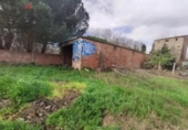 Участок с постройкой на продажу в городе Льейда Фото
