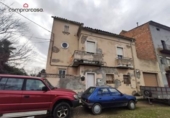 Участок с постройкой на продажу в городе Льейда Фото