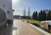 Chalet independiente con terreno en venta en la España, Gibraleón, ref: TR389323 foto