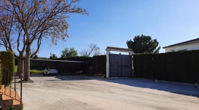 Córdoba - Lucena - 4937m2