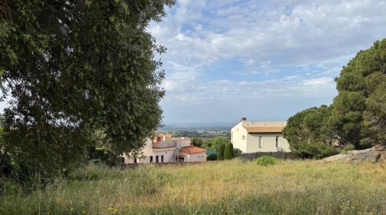 Gerona - Pau - 1200m2