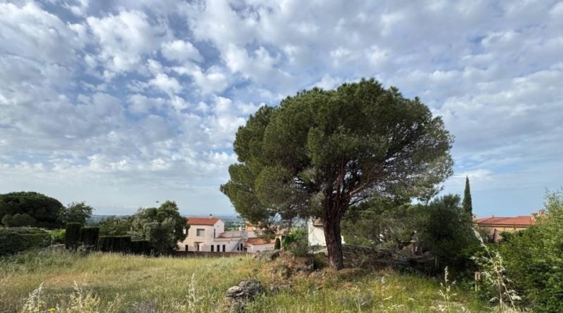 Gerona - Pau - 1200m2