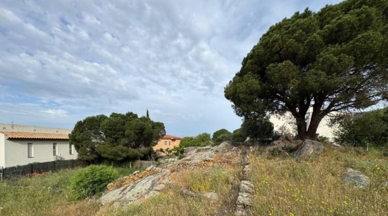 Gerona - Pau - 1200m2