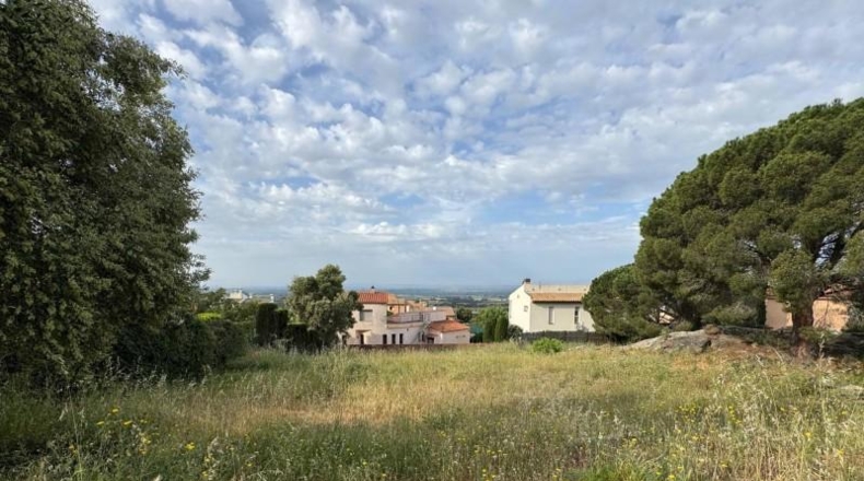 Gerona - Pau - 1200m2