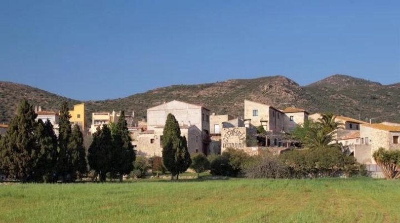 Gerona - Pau - 1200m2