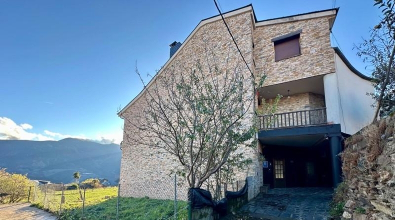 Leon - Oencia - 519m2