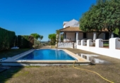 Chalet independiente con terreno en venta en la España, Cantillana, ref: TR226020 foto