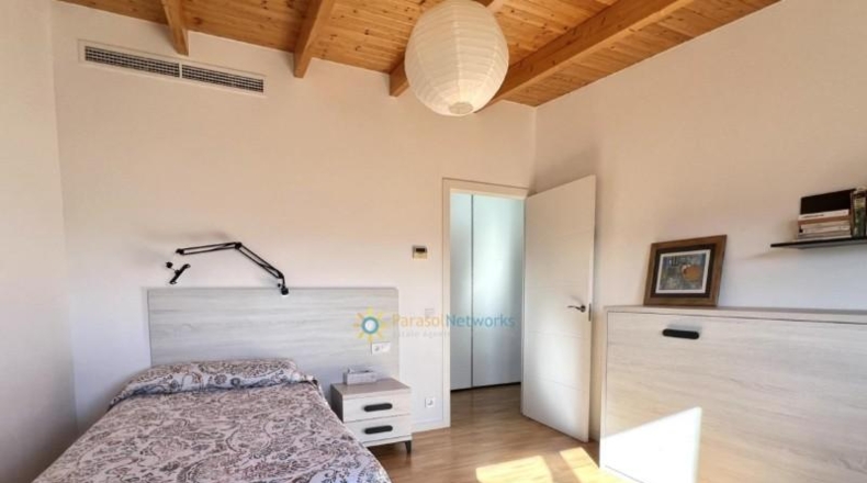 Валенсия - l'Olleria - 13438m2