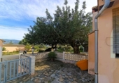 Chalet independiente con terreno en venta en la España, Ontinyent, ref: TR409830 foto
