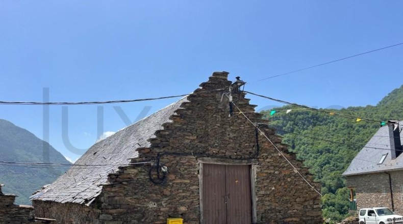 Lerida - Bausén - 592m2