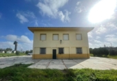 Chalet independiente con terreno en venta en la España, Gibraleón, ref: TR367605 foto