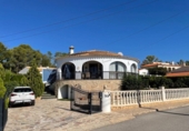 Chalet independiente con terreno en venta en la España, L'Alfàs del Pi, ref: TR371538 foto
