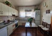 Отдельно стоящий дом с участком на продажу в городе Кордова Фото