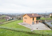 Chalet independiente con terreno en venta en la España, Oviedo, ref: TR374340 foto