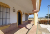 Chalet independiente con terreno en venta en la España, Gibraleón, ref: TR170299 foto