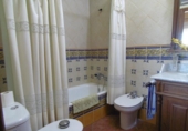 Chalet independiente con terreno en venta en la España, Gibraleón, ref: TR170299 foto
