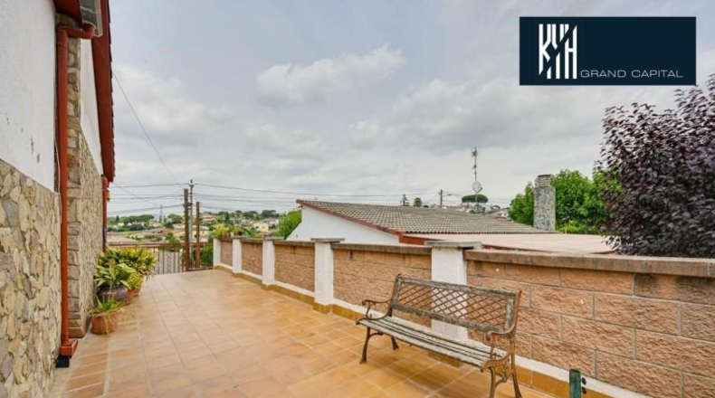 Жирона - Maçanet de la Selva - 507m2