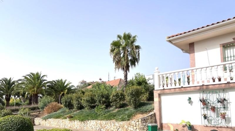 Badajoz - Medellín - 2230m2