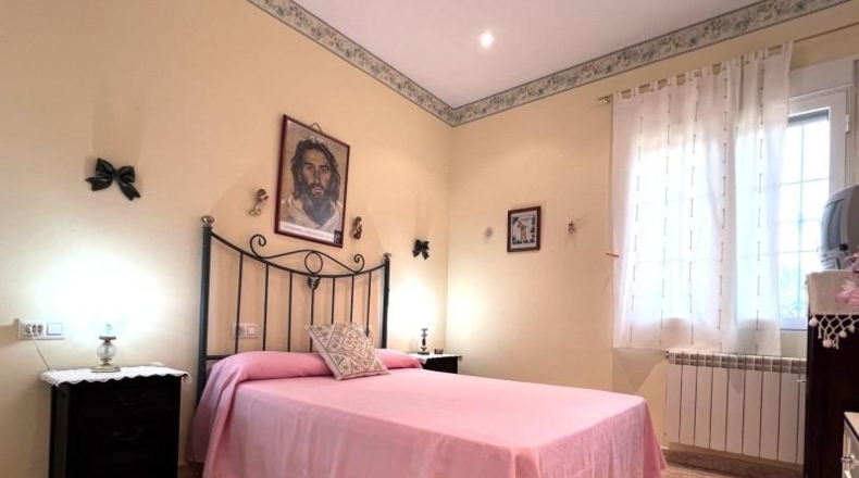Badajoz - Medellín - 2230m2