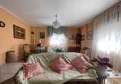 Отдельно стоящий дом с участком на продажу в городе Porriño Фото