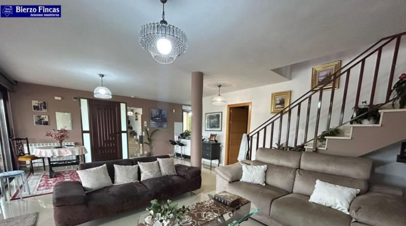 Леон - Ponferrada - 5725m2