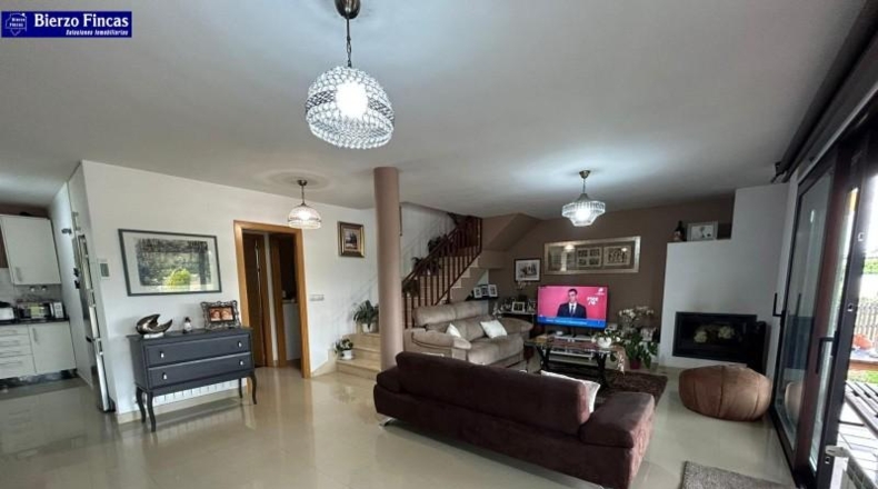 Леон - Ponferrada - 5725m2