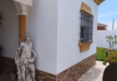 Chalet independiente con terreno en venta en la España, Chiclana de la Frontera, ref: TR412625 foto