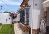 Chalet independiente con terreno en venta en la España, Chiclana de la Frontera, ref: TR412625 foto