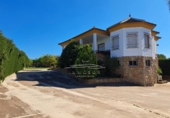 Xalet independent amb terreny en venda a la España, Lucena, ref.: TR403476 foto