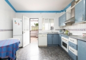 Дом с участком на продажу в городе Vélez-Málaga Фото