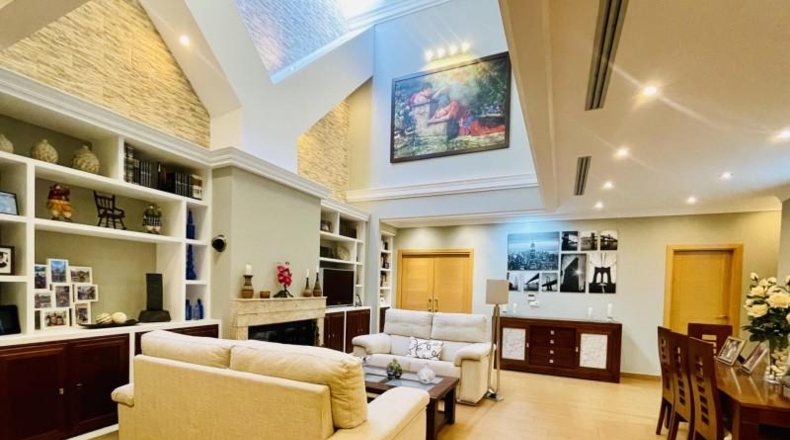 Малага - Antequera - 302m2