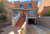 Chalet independiente con terreno en venta en la España, Laguna de Duero, ref: TR405276 foto