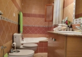 Отдельно стоящий дом с участком на продажу в городе Totana Фото