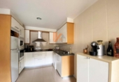 Chalet independiente con terreno en venta en la España, Santiago de Compostela, ref: TR394983 foto