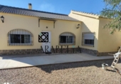 Xalet independent amb terreny en venda a la España, La Carlota, ref.: TR176679 foto